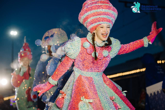 Новогодние елочки от Бэби-клуба "Тайна елочных игрушек"