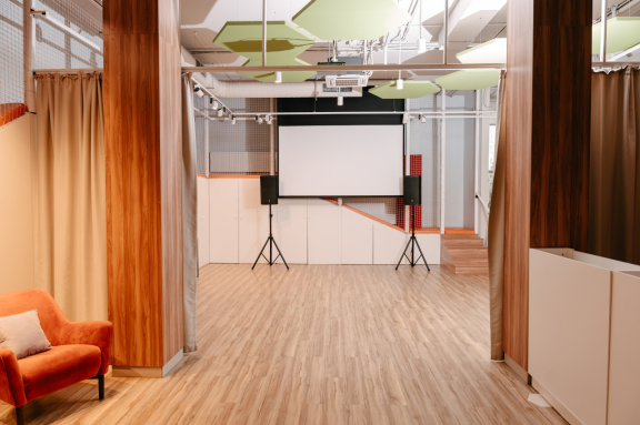 Интерактивная программа "Удивительный новогодний цирк"