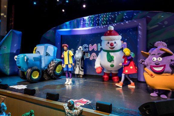 &Scy;&icy;&ncy;&icy;&jcy; &tcy;&rcy;&acy;&kcy;&tcy;&ocy;&rcy; &vcy; &gcy;&ocy;&scy;&tcy;&yacy;&khcy; &ucy; &Dcy;&iecy;&dcy;&acy; &Mcy;&ocy;&rcy;&ocy;&zcy;&acy;