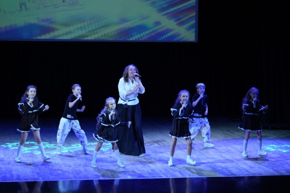 &IEcy;&lcy;&iecy;&ncy;&acy; &Mcy;&iecy;&ncy;&gcy;&acy;&lcy;&ocy;&vcy;&acy; &scy; &acy;&vcy;&tcy;&ocy;&rcy;&scy;&kcy;&icy;&mcy; &kcy;&ocy;&ncy;&tscy;&iecy;&rcy;&tcy;&ocy;&mcy; "&Bcy;&Ucy;&Dcy;&IEcy;&Mcy; &ZHcy;&Icy;&Tcy;&SOFTcy;"