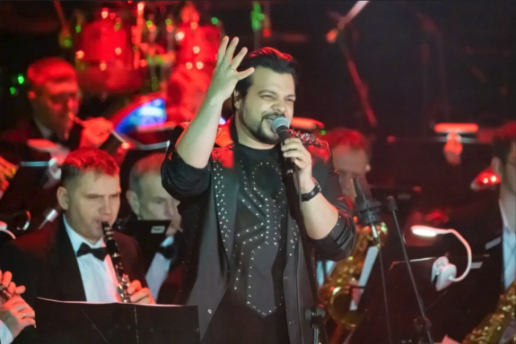 "&Zcy;&vcy;&iecy;&zcy;&dcy;&acy; &pcy;&ocy; &icy;&mcy;&iecy;&ncy;&icy; &Scy;&ocy;&lcy;&ncy;&tscy;&iecy;"