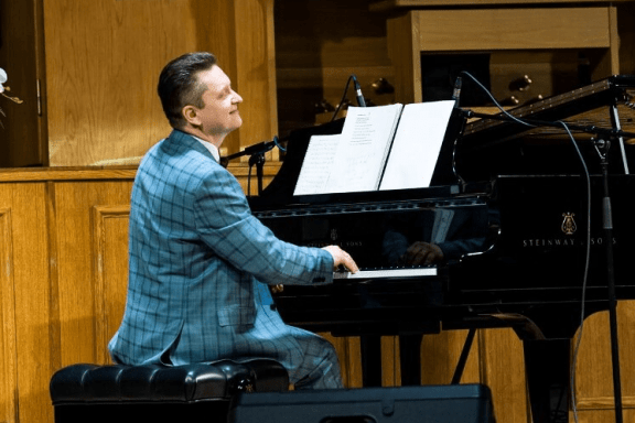 &Acy; &ucy; &ncy;&acy;&scy; &vcy;&ocy; &dcy;&vcy;&ocy;&rcy;&iecy;