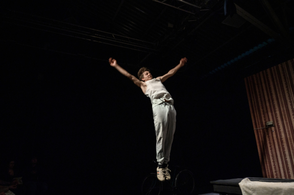 А хочешь, я выучусь жить...