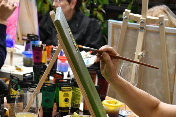 &Acy;&rcy;&tcy;-&vcy;&iecy;&chcy;&iecy;&rcy;&icy;&ncy;&kcy;&acy;