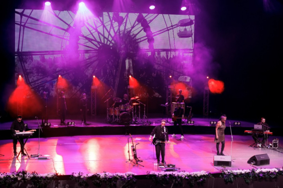 Pink Floyd &mdash; &lcy;&iecy;&gcy;&iecy;&ncy;&dcy;&acy;&rcy;&ncy;&ycy;&iecy; &khcy;&icy;&tcy;&ycy; &vcy; &scy;&ocy;&pcy;&rcy;&ocy;&vcy;&ocy;&zhcy;&dcy;&iecy;&ncy;&icy;&icy; &scy;&icy;&mcy;&fcy;&ocy;&ncy;&icy;&chcy;&iecy;&scy;&kcy;&ocy;&gcy;&ocy; &ocy;&rcy;&kcy;&iecy;&scy;&tcy;&rcy;&acy;