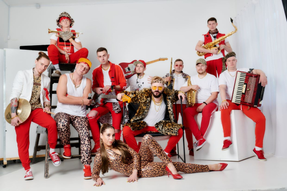 &Lcy;&iecy;&ncy;&icy;&ncy;&gcy;&rcy;&acy;&dcy; &Tcy;&rcy;&icy;&bcy;&softcy;&yucy;&tcy; &Rcy;&ecy;&dcy; &KHcy;&ecy;&dcy; &Bcy;&ecy;&ncy;&dcy;