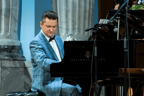 &Acy; &ucy; &ncy;&acy;&scy; &vcy;&ocy; &dcy;&vcy;&ocy;&rcy;&iecy;