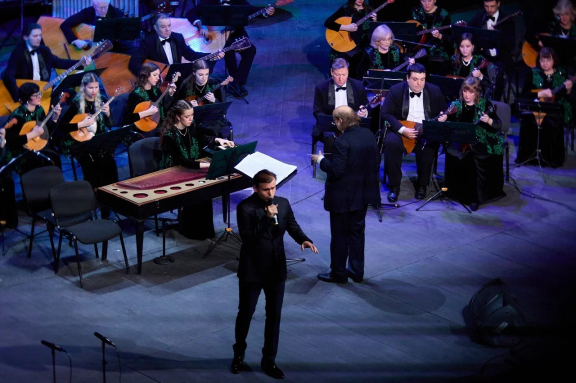 &Ocy;&rcy;&kcy;&iecy;&scy;&tcy;&rcy; &Mcy;&acy;&lcy;&acy;&khcy;&icy;&tcy; "&YAcy; &pcy;&ocy;&dcy;&acy;&rcy;&yucy; &vcy;&acy;&mcy; &tscy;&iecy;&lcy;&ycy;&jcy; &mcy;&icy;&rcy;" &Dcy;&period; &Rcy;&icy;&bcy;&iecy;&rcy;&ocy;