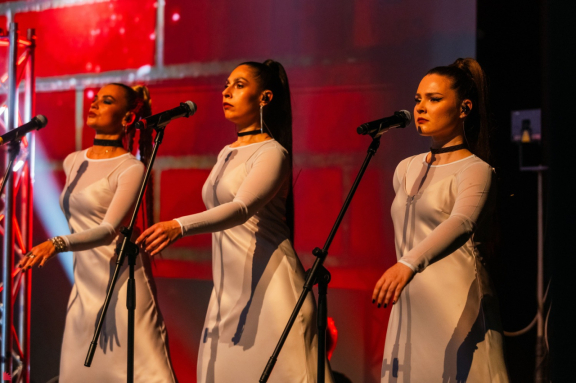 Pink Floyd &mdash; &lcy;&iecy;&gcy;&iecy;&ncy;&dcy;&acy;&rcy;&ncy;&ycy;&iecy; &khcy;&icy;&tcy;&ycy; &vcy; &scy;&ocy;&pcy;&rcy;&ocy;&vcy;&ocy;&zhcy;&dcy;&iecy;&ncy;&icy;&icy; &scy;&icy;&mcy;&fcy;&ocy;&ncy;&icy;&chcy;&iecy;&scy;&kcy;&ocy;&gcy;&ocy; &ocy;&rcy;&kcy;&iecy;&scy;&tcy;&rcy;&acy;