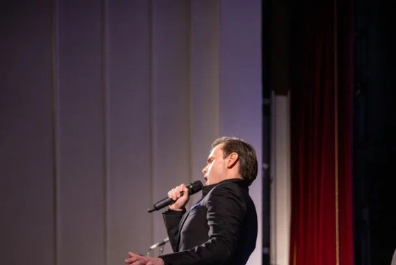 &Ocy;&rcy;&kcy;&iecy;&scy;&tcy;&rcy; &Mcy;&acy;&lcy;&acy;&khcy;&icy;&tcy; "&YAcy; &pcy;&ocy;&dcy;&acy;&rcy;&yucy; &vcy;&acy;&mcy; &tscy;&iecy;&lcy;&ycy;&jcy; &mcy;&icy;&rcy;" &Dcy;&period; &Rcy;&icy;&bcy;&iecy;&rcy;&ocy;