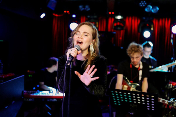 &Vcy;&iecy;&scy;&iecy;&ncy;&ncy;&icy;&jcy; beat&period; &Gcy;&acy;&lcy;&acy;-&kcy;&ocy;&ncy;&tscy;&iecy;&rcy;&tcy;