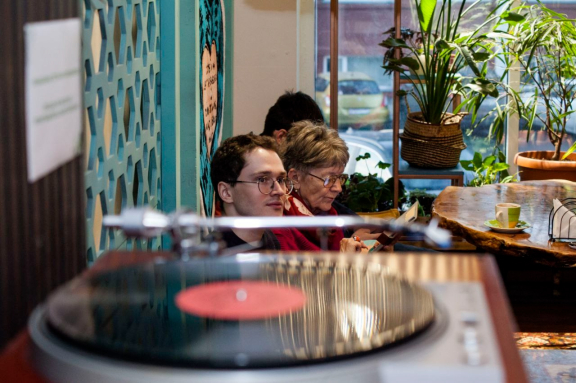 &Kcy;&lcy;&ucy;&bcy; &lcy;&yucy;&bcy;&icy;&tcy;&iecy;&lcy;&iecy;&jcy; &vcy;&icy;&ncy;&icy;&lcy;&acy;-&Pcy;&Ocy;&Pcy;-&Mcy;&Ucy;&Zcy;&Ycy;&Kcy;&Acy; &ncy;&acy;&chcy;&acy;&lcy;&acy; 2000-&khcy;