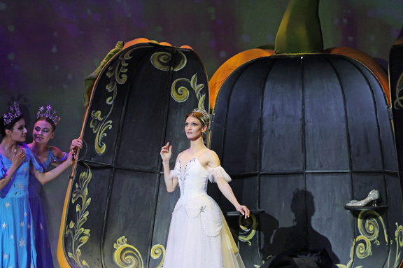 "&Zcy;&ocy;&lcy;&ucy;&shcy;&kcy;&acy;" &gcy;&period; &Mcy;&icy;&ncy;&scy;&kcy;