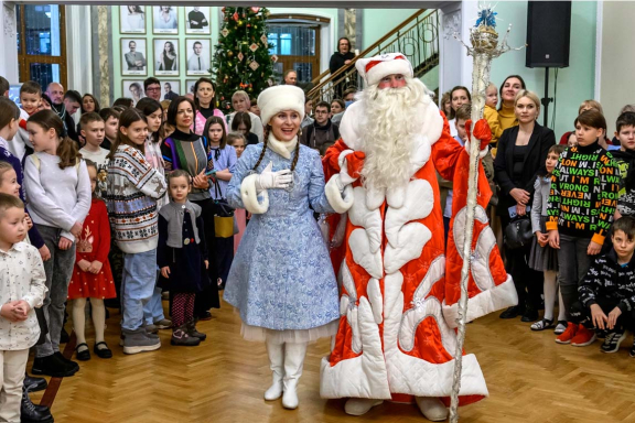 Новогодние приключения игрушек