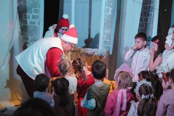 Театральное пространство Свободы Спектакль "А Дед Мороз дома? Чудесное Рождество"