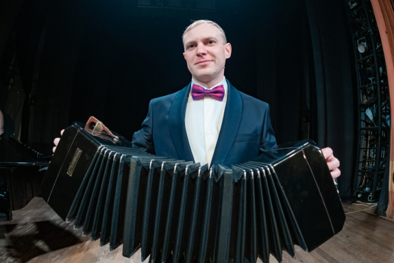 &Lcy;&acy;&tcy;&icy;&ncy;&ocy; &pcy;&rcy;&icy; &scy;&vcy;&iecy;&chcy;&acy;&khcy;