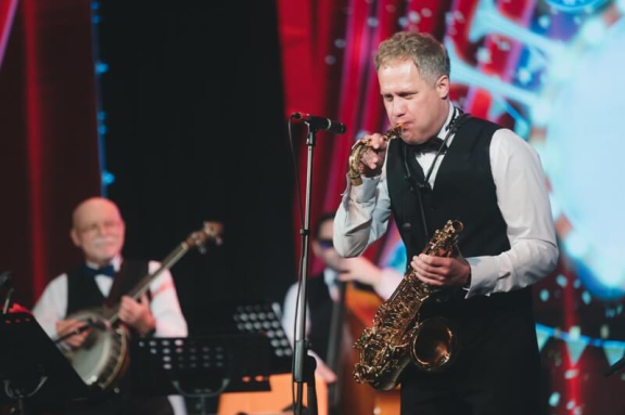 Let's dance! Потанцуем!