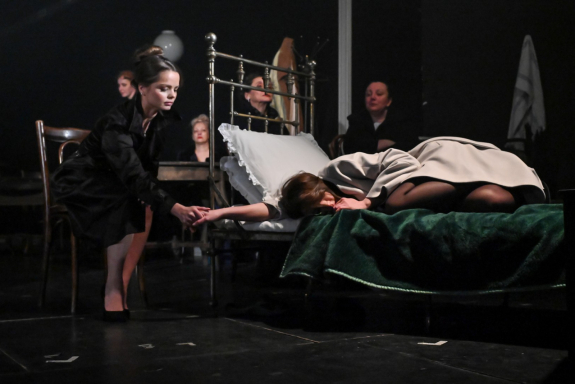 &Acy;&ncy;&ncy;&acy; &Kcy;&acy;&rcy;&iecy;&ncy;&icy;&ncy;&acy;