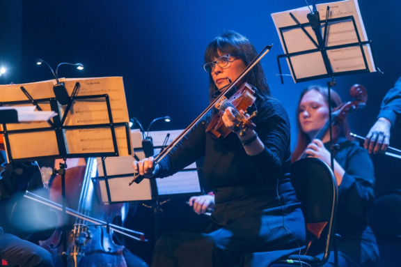 Pink Floyd &mdash; &lcy;&iecy;&gcy;&iecy;&ncy;&dcy;&acy;&rcy;&ncy;&ycy;&iecy; &khcy;&icy;&tcy;&ycy; &vcy; &scy;&ocy;&pcy;&rcy;&ocy;&vcy;&ocy;&zhcy;&dcy;&iecy;&ncy;&icy;&icy; &scy;&icy;&mcy;&fcy;&ocy;&ncy;&icy;&chcy;&iecy;&scy;&kcy;&ocy;&gcy;&ocy; &ocy;&rcy;&kcy;&iecy;&scy;&tcy;&rcy;&acy;