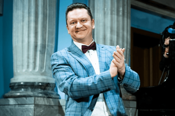 &Acy; &ucy; &ncy;&acy;&scy; &vcy;&ocy; &dcy;&vcy;&ocy;&rcy;&iecy;