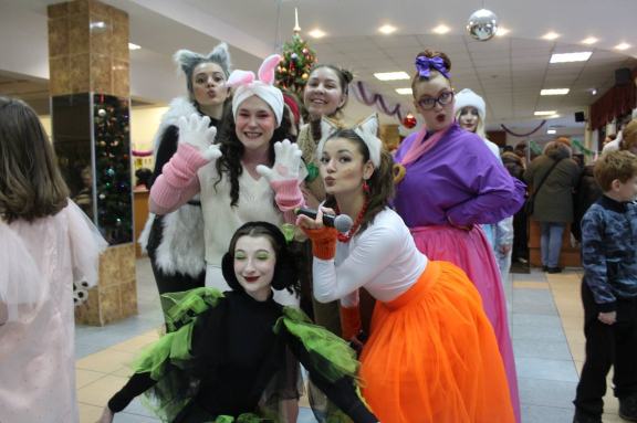 Новогодняя игровая программа "Как богатыри зиму спасали"