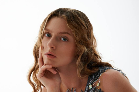 &Fcy;&icy;&ncy;&acy;&lcy; &fcy;&iecy;&scy;&tcy;&icy;&vcy;&acy;&lcy;&yacy; &mcy;&ocy;&dcy;&ycy; "&Pcy;&lcy;&acy;&tcy;&softcy;&iecy; &gcy;&ocy;&rcy;&ocy;&dcy;&acy;"