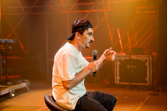 Standup &Acy;&rcy;&tcy;&iocy;&mcy; &Kcy;&acy;&lcy;&acy;&jcy;&dcy;&zhcy;&yacy;&ncy;