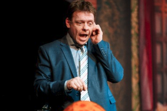 Спектакль "Вне подозрения"