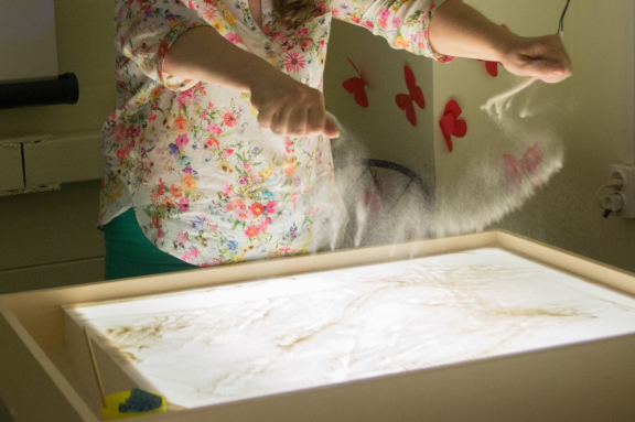 &Ncy;&ocy;&vcy;&ocy;&gcy;&ocy;&dcy;&ncy;&icy;&jcy; &mcy;&acy;&scy;&tcy;&iecy;&rcy;-&kcy;&lcy;&acy;&scy;&scy; &pcy;&ocy; &rcy;&icy;&scy;&ocy;&vcy;&acy;&ncy;&icy;&yucy; &pcy;&iecy;&scy;&kcy;&ocy;&mcy; &laquo;&CHcy;&ucy;&dcy;&iecy;&scy;&acy; &rcy;&yacy;&dcy;&ocy;&mcy;&raquo;