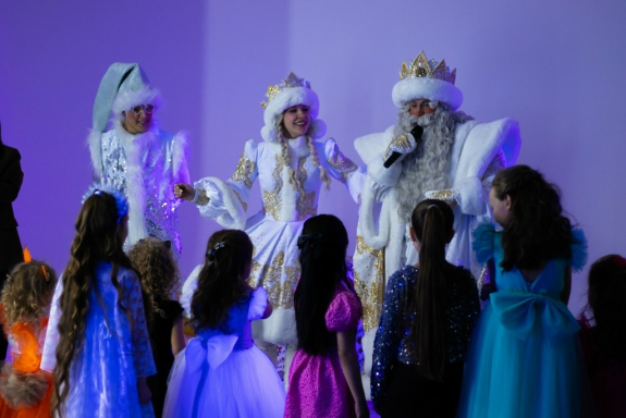 Детская новогодняя программа "Неоновая ёлка"